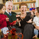 Что подарить дедушке на новый год?