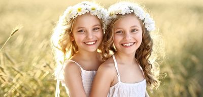 Что подарить девочкам близняшкам: лучшие варианты