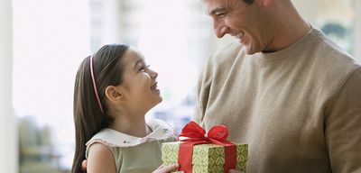 Как выразить любовь к отчиму с помощью подарка на день рождения