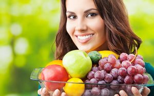 Какие фрукты и ягоды разрешены кормящей маме, а какие не рекомендуется? правильное употребление фруктов и ягод при кормлении грудью