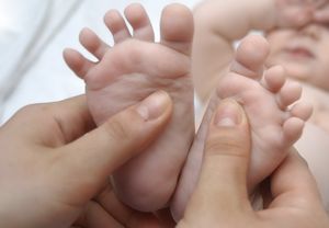Лечение плоскостопия у детей в домашних условиях - реально? какие методы лечения плоскостопия у детей эффективны?