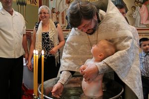 Можно ли крестить ребенка в пост? в каком возрасте лучше всего проводить таинство и можно ли крестить ребенка в пост?