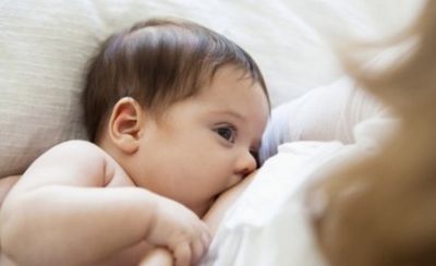 Правильное кормление новорожденных грудным молоком и смесями