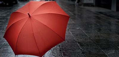 Зонтик: банальный презент или интересная идея